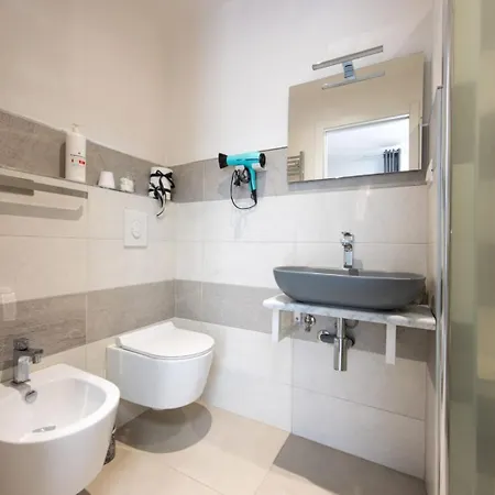 La Maison Du Lion Гостевой дом Специя